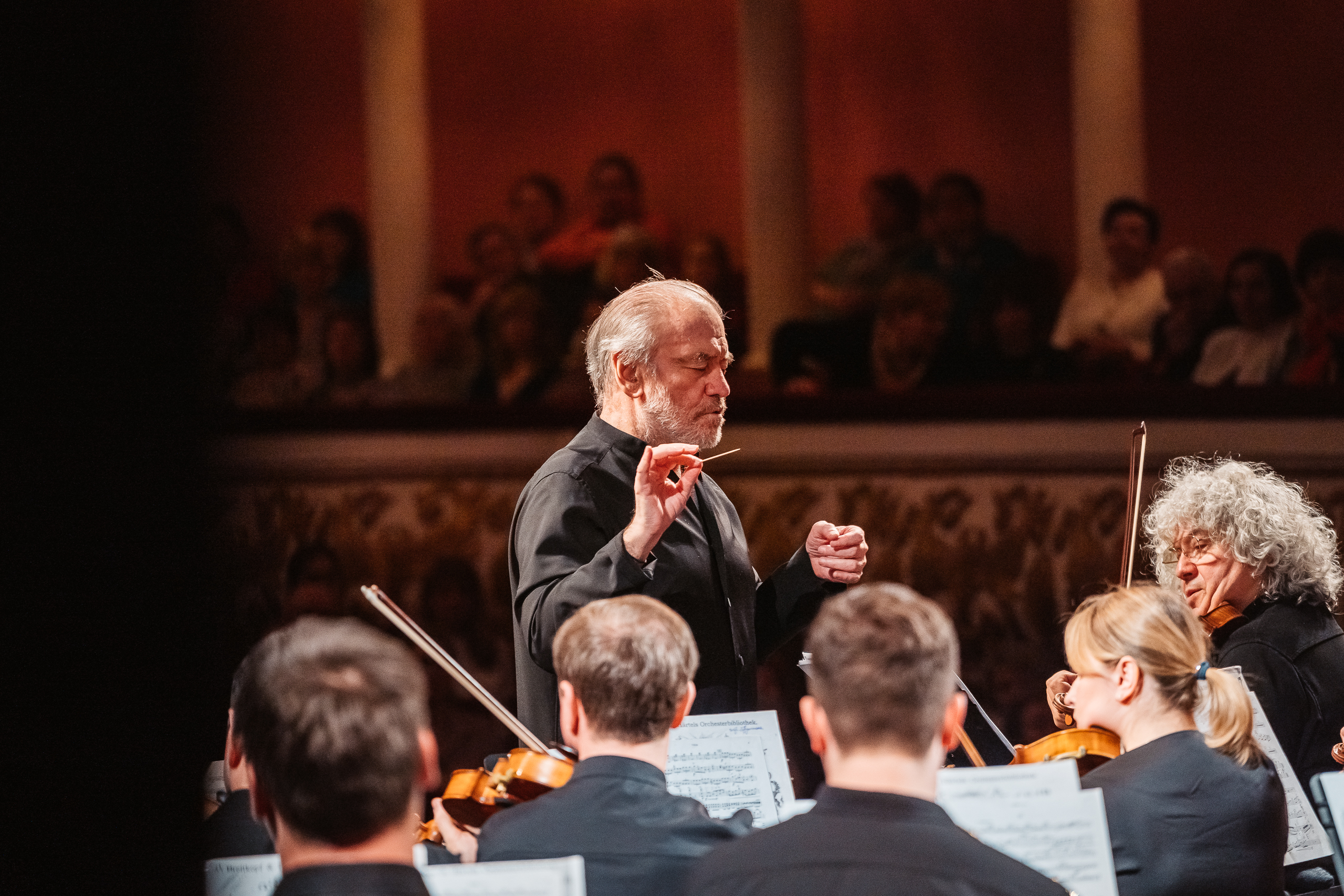 Объединенный симфонический оркестр МТ и БТ, дирижёр - Валерий Гергиев