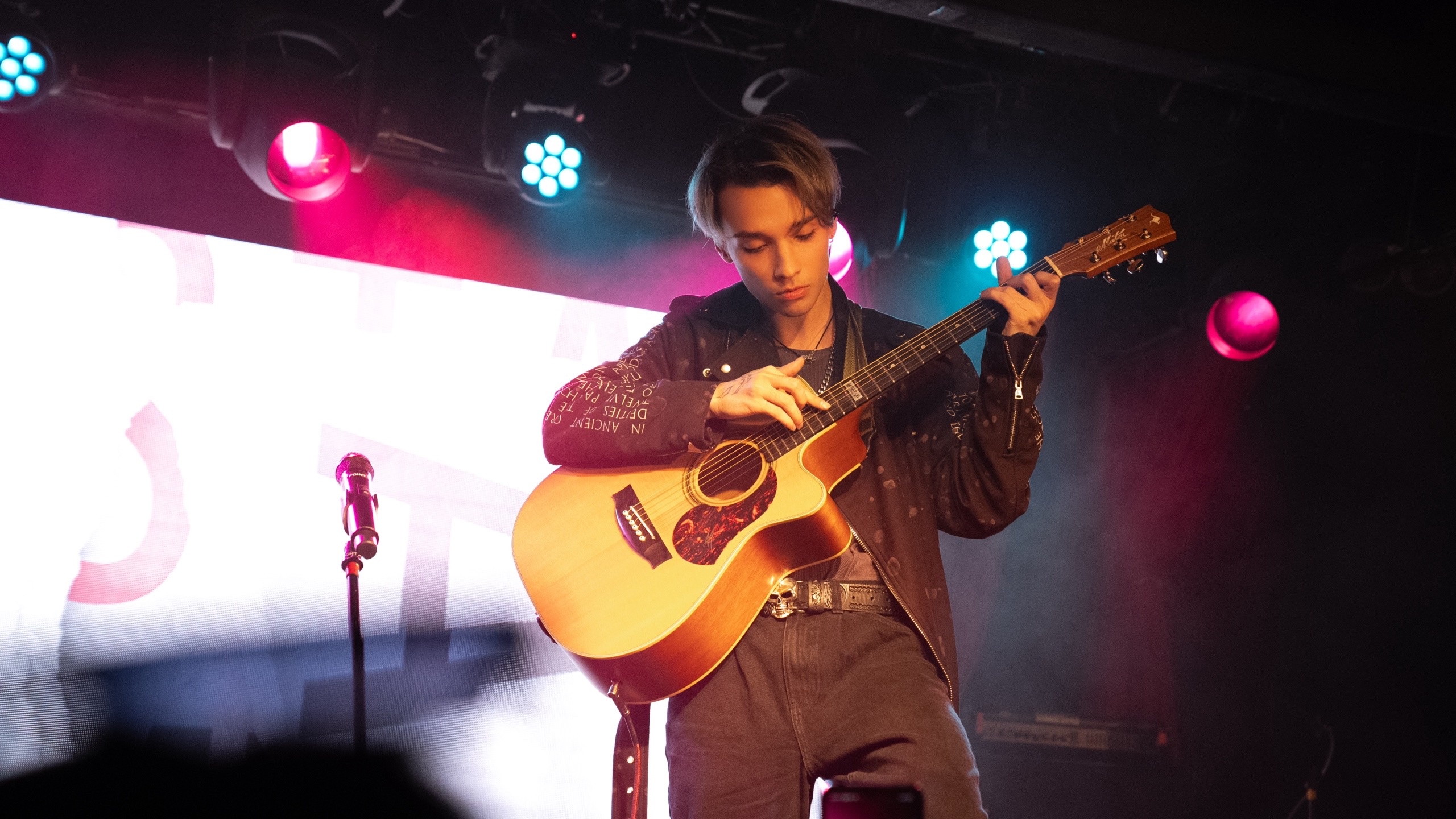 AkStar. Концертный тур «Вне времени»